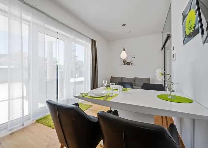 Gartenwohnung Apartmán Pörtschach am Wörthersee